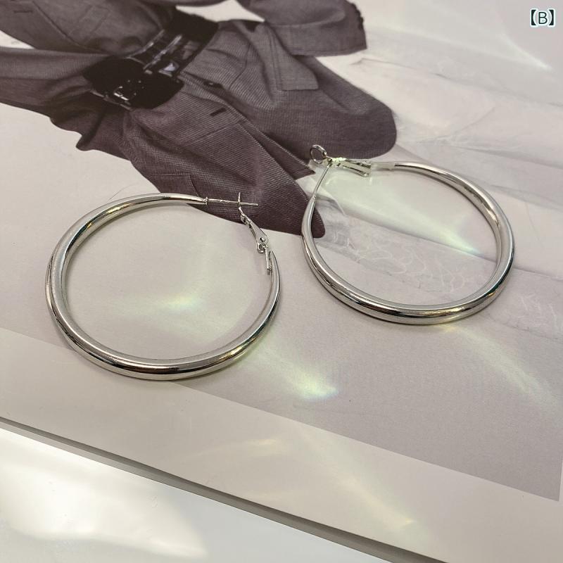 bloomelierのピアス レディース フープピアス 金属アレルギー対応 電気メッキ加工 大ぶり 丸型 シンプル アクセサリー ゴールド シルバー 通学 通勤用 おしゃれ｜アングル3