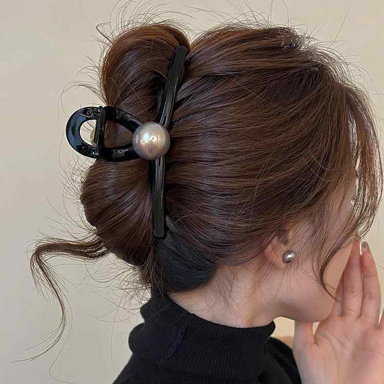 ・カテゴリ: ヘアアクセサリー・主な素材: プラスチック、樹脂・スタイル: ファッション、通勤・形状: クロス・対象: 女性・タイプ: バンスクリップ・カラー展開: ブライトゴールド（13cm）、マットゴールド（13cm）、ブライトゴールド（8cm）、マットゴールド（8cm）