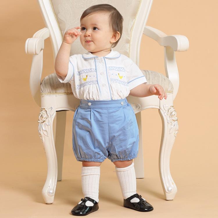 ・カテゴリ: 子供服セット・対象性別: 男女共用・スタイル: 欧米風、ブリティッシュ・セット内容: トップス、パンツの2点セット・対象年齢: 1〜3歳（身長80〜100cm）・袖丈: 半袖・パンツ丈: ショートパンツ・生地の厚さ: 薄手・柄: 無地・主な素材: 綿 ・安全基準: A類・留め具の種類: シングルブレスト・カラー展開: 画像色、ゾウサスペンダーパンツセット、兵隊半袖ロンパース、ベビーカーカバーオール、兵隊パジャマ、ゆりかごワンピース、ピンククラウンワンピース、ピンククラウンロンパース・サイズ展開: 66cm (6M)、73cm (9M)、80cm (12M)、85cm (18M)、90cm (2Y)、100cm (3Y)、110cm (4Y)、120cm (5Y)