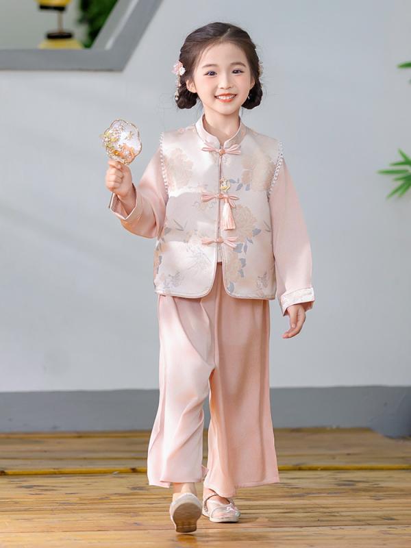 ・カテゴリ: 子供用民族衣装・主な素材: ポリエステル 95%・カラー展開: ピンクベスト、イエローベスト、セットアップ・サイズ展開: 90cm、100cm、110cm、120cm、130cm、140cm、150cm・スタイル: 唐装