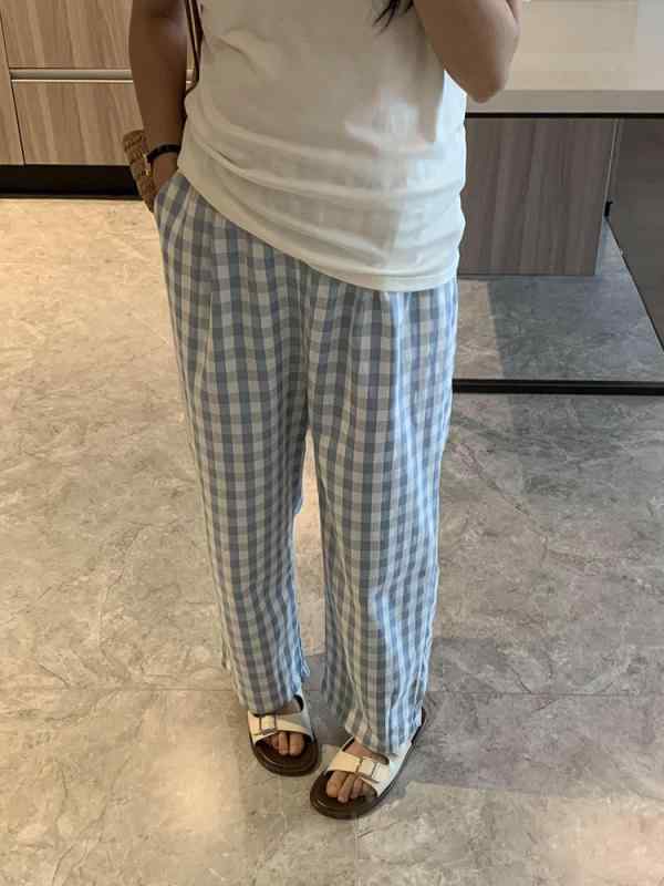 ・厚さ: 標準・パンツ丈: 九分丈・素材: ポリエステル・機能: マタニティ（お腹サポート）・カラー展開: ブルーチェック・サイズ展開: M、L、XL、XXL・伸縮性: なし・シルエット: ルーズフィット