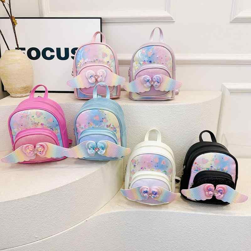 ・カラー展開: ピンク、ブルー、ホワイト、ブラック、パープル、ローズレッド・対象性別: 男女兼用・主な素材: PU・機能: 負担軽減・スタイル: キュート・裏地素材: ポリエステル・利用シーン: 通学・キャリーシステム: アーチ型ショルダーストラップ・対象学年: 幼稚園小班