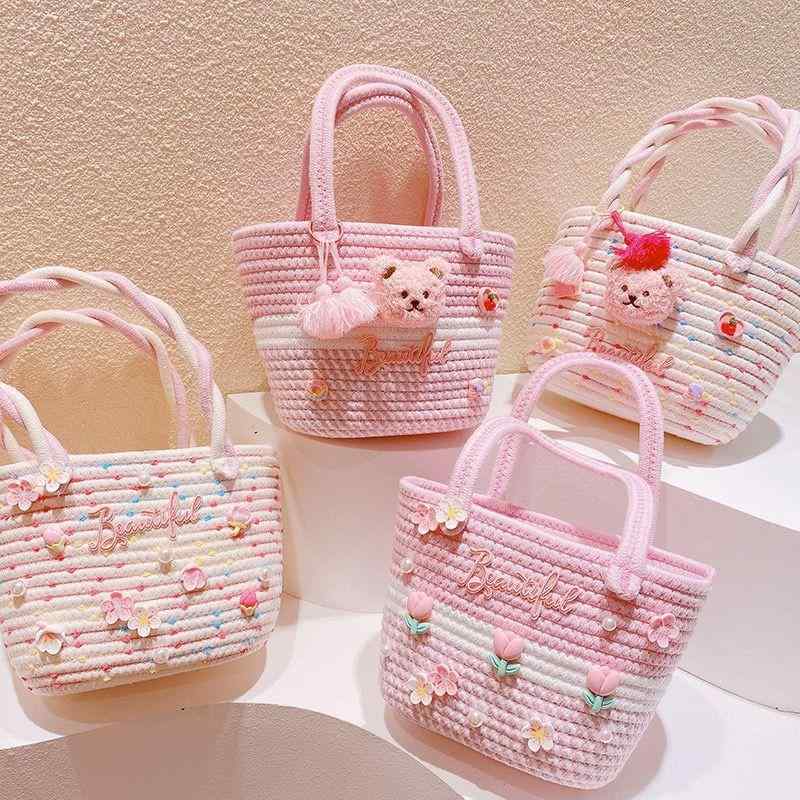・主な素材: 綿糸・カラー: ピンク・クラフト: 手編みみみ・スタイル: インスタ風・仕様: 花柄チューリップモデル、パールチューリップモデル、ピンクレッドタッセルベアモデル、ピンクタッセルベアモデル