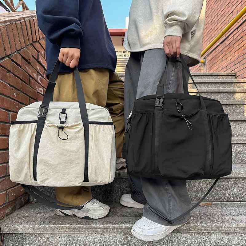 ・容量: 20-35L・主な素材: ナイロン・機能: 通気性、拡張機能・対象性別: 男女兼用・裏地: ポリエステル・柄: 無地・スタイル: カジュアル旅行・デザイン要素: ステッチ・カラー展開: ブラック、ホワイト、ブラウン、カーキ、ブルー、グリーン