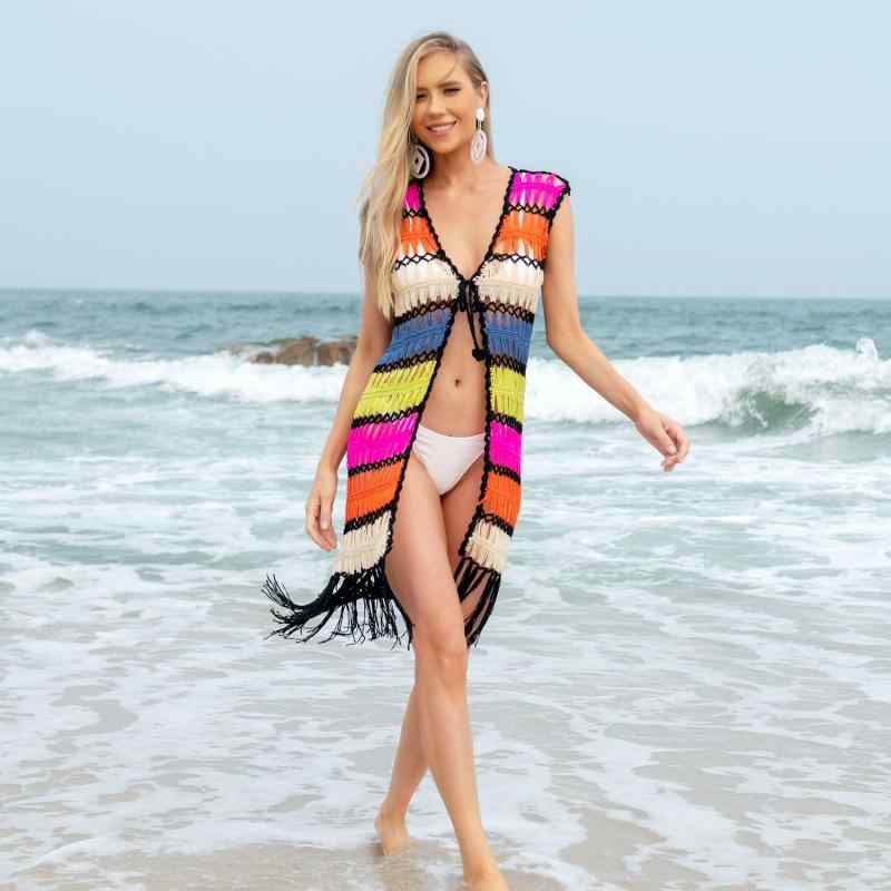・対象: 大人・性別: 女性・デザイン: ナチュラル、ガーリー・仕様: ワイヤーなし、胸パッドなし・素材: ポリエステル・素材比率: ・裏地素材: ポリエステル・裏地比率: ・着用シーン: スイミング、水遊び・カラー展開: ブラック+ブラウン、ブラック+アプリコット、ホワイト+アプリコット・サイズ展開: フリーサイズ・スタイル: ビーチカップルセット