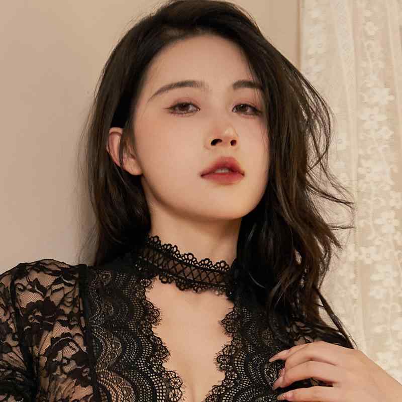 ・スタイル: ネットレッド風・対象: 女性用・デザイン: 菱形・ギフト向け用途: 展示会、周年記念・カラー展開: ブラック、ホワイト・人気の要素: リボン・種類: チョーカー