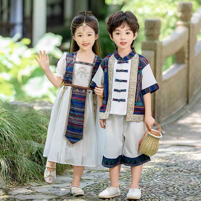 ・カテゴリ: 子供用民族衣装・スタイル: 中国風、唐装・柄: 動物・主な素材: ナイロン・素材含有量: 95%・生地の厚さ: 薄手・加工: 柔軟加工・セット内容: セット・安全基準: B類・対象性別: 男女共用・カラー展開: 男児用、女児用、髪飾り・サイズ展開: 90cm、100cm、110cm、120cm、130cm、140cm、150cm、160cm、170cm、180cm・対象年齢: 3〜8歳