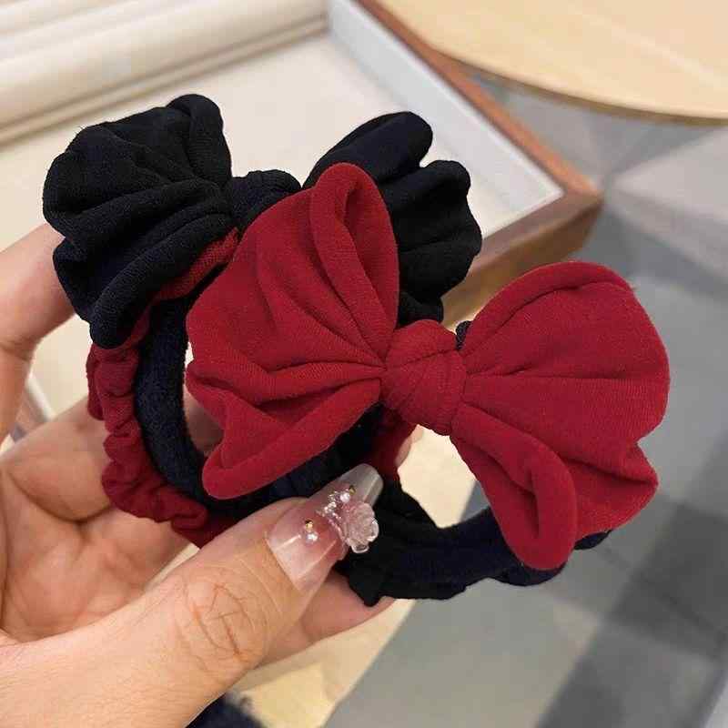 ・カテゴリ: ヘアゴム・素材: 布・製造工程: ハンドメイド・デザイン: リボン・スタイル: フェミニン、カジュアル・仕様: 高弾性・セット内容: ブラック、レッド
