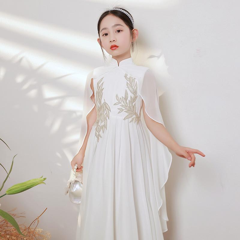 ・カテゴリ: 子供用旗袍・唐装・民族衣装・スタイル: チャイナ風、田園風、プリンセス風・主な素材: 麻混紡（亜麻 80%）・生地加工: 柔軟加工・対象性別: 女児・仕様: 裏地あり、タグ付き・厚み: 普通・カラー展開: ホワイト、ホワイト（髪飾り付き）、レッド、レッド（髪飾り付き）・サイズ展開: 110cm、120cm、130cm、140cm、150cm、160cm・対象年齢: 3歳〜8歳（身長100cm〜140cm）