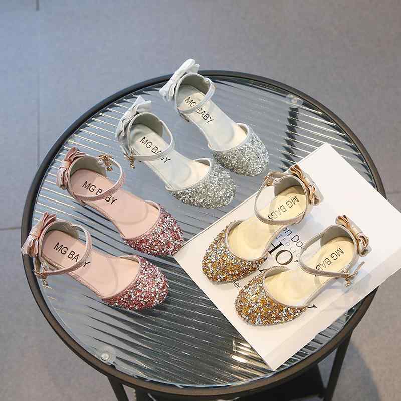 ・カテゴリ: フラットシューズ・カラー展開: ピンク、ゴールド、シルバー・サイズ展開: 26、27、28、29、30、31、32、33、34、35・性別: 女の子・アッパー素材: PU・推奨年齢: 4歳、5歳、6歳、7歳、8歳・ライニング素材: PU・インソール素材: PU・アウトソール素材: ゴム・着用方式: バックル