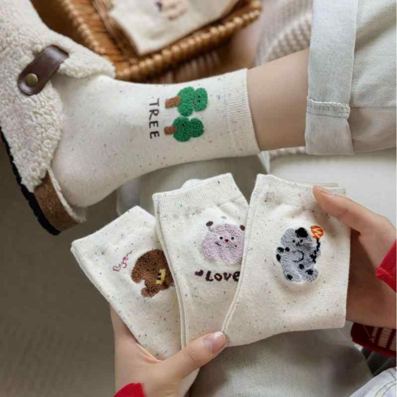 ・カテゴリ: 普通カジュアルソックス・主な素材: 綿・機能: 吸汗・柄: 無地・着用対象: 男女兼用・対象年齢: 青年（18-40歳）・レッグ丈: クルー丈・針数: 200N・カラー展開: グリーンツリー、カーキドッグ、ピンクパープルボール、コーヒードッグ、グレーキャット・サイズ展開: フリーサイズ・スタイル: 日系
