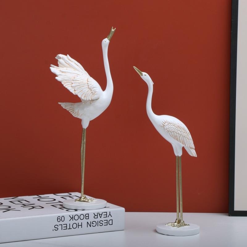 ・主な素材: 樹脂・カテゴリ: 動物オブジェ・カラー展開: 低頭タンチョウ、羽ばたきタンチョウ・ギフト用途: 旅の記念、卒業祝い、パーティー、同僚・友人・同級生へのギフト