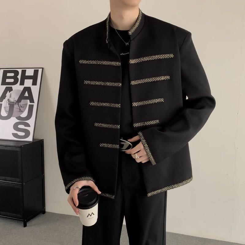 ・カテゴリ: 休闲西服・スタイル: 民族風・シルエット: ルーズフィット・ネックライン: スタンドカラー・柄: チェック柄・主な素材: 綿・着用シーン: 日常・着丈: レギュラー丈・袖丈: 長袖・ポケット: サイドスリットポケット・カラー展開: ブラック・サイズ展開: M、L、XL、2XL・対象性別: メンズ