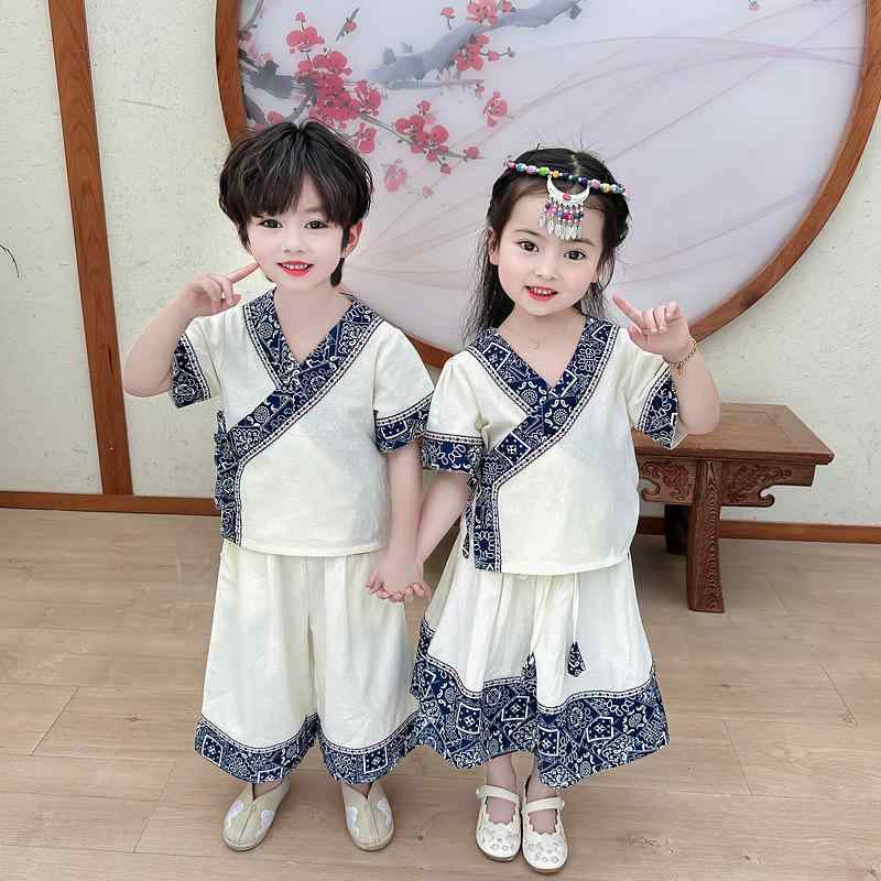 ・カテゴリ: 子供用唐装・民族衣装・柄: バイカラー、プリント、配色・スタイル: 中国風、田園、可愛い、プリンセス、キャンディ・主な素材: ポリエステル、シフォン・素材の特徴: 柔軟加工・仕様: ポリエステルインナー・セット内容: セット、チュール・性別: 女の子・厚さ: 普通・カラー展開: 男児用、女児用・サイズ展開: 110cm、120cm、130cm、140cm、150cm・対象年齢: 3〜8歳