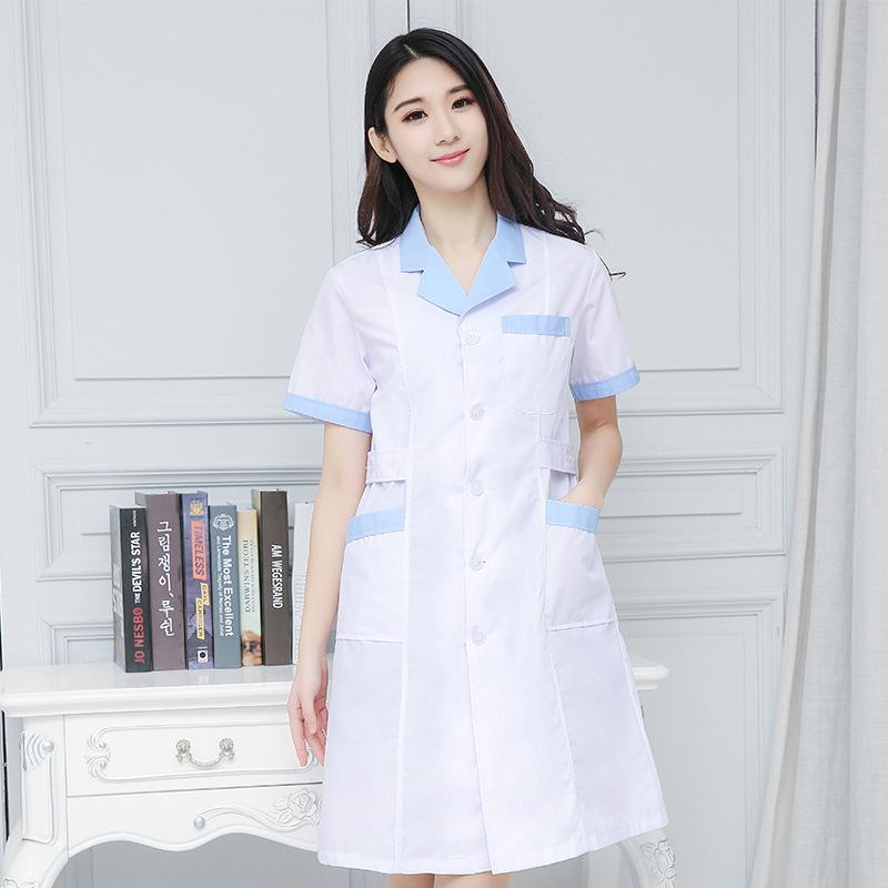 ・カテゴリ: 薬店服・着用シーン: 医療現場、薬局・対象性別: 男女共用・機能: 吸汗速乾・誤差範囲: 1-3cm・素材: 綿・カラー展開: 白衣ブルー襟（半袖）、ピンク衣ホワイト襟（半袖）、ブルー衣ホワイト襟（半袖）、小尖襟（半袖）、レイクブルー襟（半袖）、ライトパープル襟（半袖）、白衣ブルー襟（長袖）、ピンク衣ホワイト襟（長袖）、ブルー衣ホワイト襟（長袖）、小尖襟（長袖）、レイクブルー襟（長袖）、ライトパープル襟（長袖）・サイズ展開: S、M、L、XL、XXL・対象年齢: 25-29歳