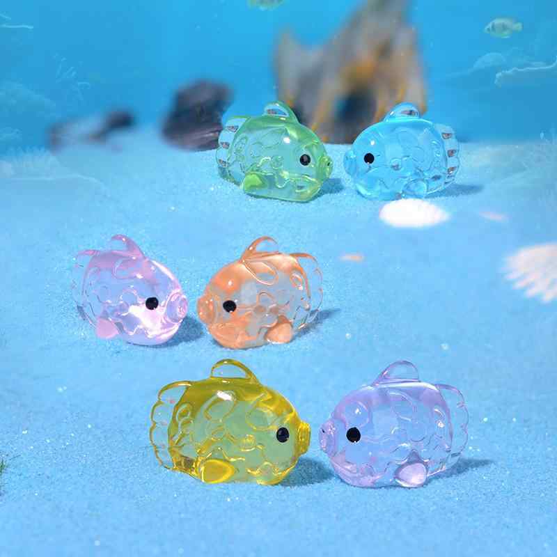 ・カテゴリ: 動物・主な素材: 樹脂、プラスチック・カラー展開: ピンク、グリーン、パープル、ブルー・スタイル: 現代ミニマル、モダン・デザイン: キャラクター、カートゥ