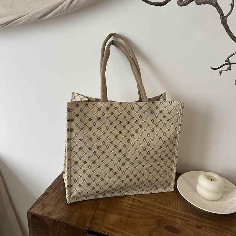 ・カラー展開: アイボリー、イエロー、ブラウン、ブラック・スタイル: ストリートトレンド・素材: PU・バッグのスタイル: トートバッグ・サイズ: 大・流行要素: 縫い糸、パッチワーク・裏地素材: ポリエステル・バッグの形状: 横型スクエア・開閉仕様: ファスナー・バッグの内部構造: 携帯電話ポケット・硬さ: 中・外ポケットの種類: インナーパッチポケット・ショルダーストラップの数: シングル・対応シーン: デイリーコーディネート