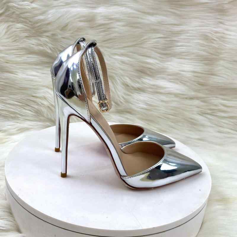 ・カラー展開: シルバー12cm、シルバー10cm、シルバー8cm、シルバー6cm・サイズ展開: 33、34、35、36、37、38、39、40、41、42、43、44、45、46・アッパー素材: PU・つま先形状: ポインテッドトゥ・スタイル: ビジネス・オフィス・靴底素材: ラバー・ライニング素材: PU・留め具の種類: バックル・ヒール高: 超高ヒール（8cm以上）・ヒール形状: ピンヒール