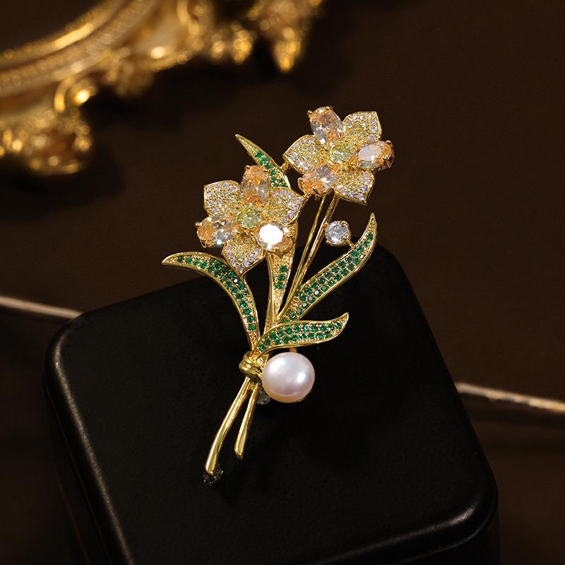 ・カテゴリ: ブローチ・デザイン: 花、花びら・加工技術: メッキ・機能: 装飾、ギフト・スタイル: ファッション通勤
