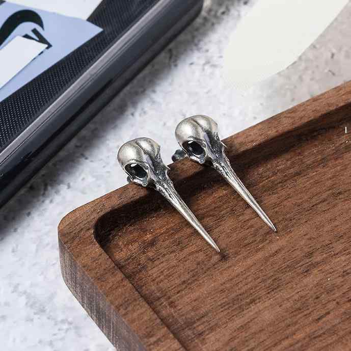・カテゴリ: 耳飾り・素材: シルバーメッキ・加工技術: 電気メッキ・デザイン: U字、幾何学・カラー: 骨デザイン・流行要素: ドット、六角形、幾何学・スタイル: ヒップホップ、個性派・対象: ユニセックス