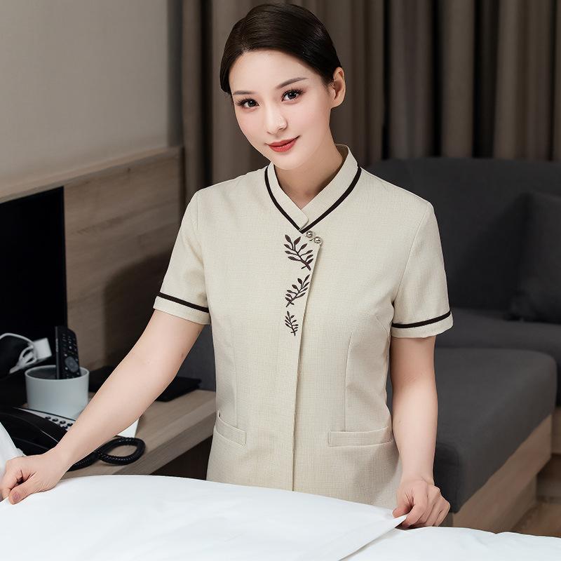 ・カテゴリ: 保潔服（作業服）・対象性別: 男女兼用・機能: 吸湿速乾・パンツ丈: 長ズボン・主な素材: 綿、ポリエステル・カラー展開: ベージュ（トップス単品）、グレー（トップス単品）、ブルー（トップス単品）、ベージュ（上下セット）、グレー（上下セット）、ブルー（上下セット）・サイズ展開: L、XL、XXL、XXXL、4XL、5XL・スタイル: トップス・袖丈: 半袖・襟のデザイン: スタンドカラー・着丈: 通常丈（50cm超、65cm以下）