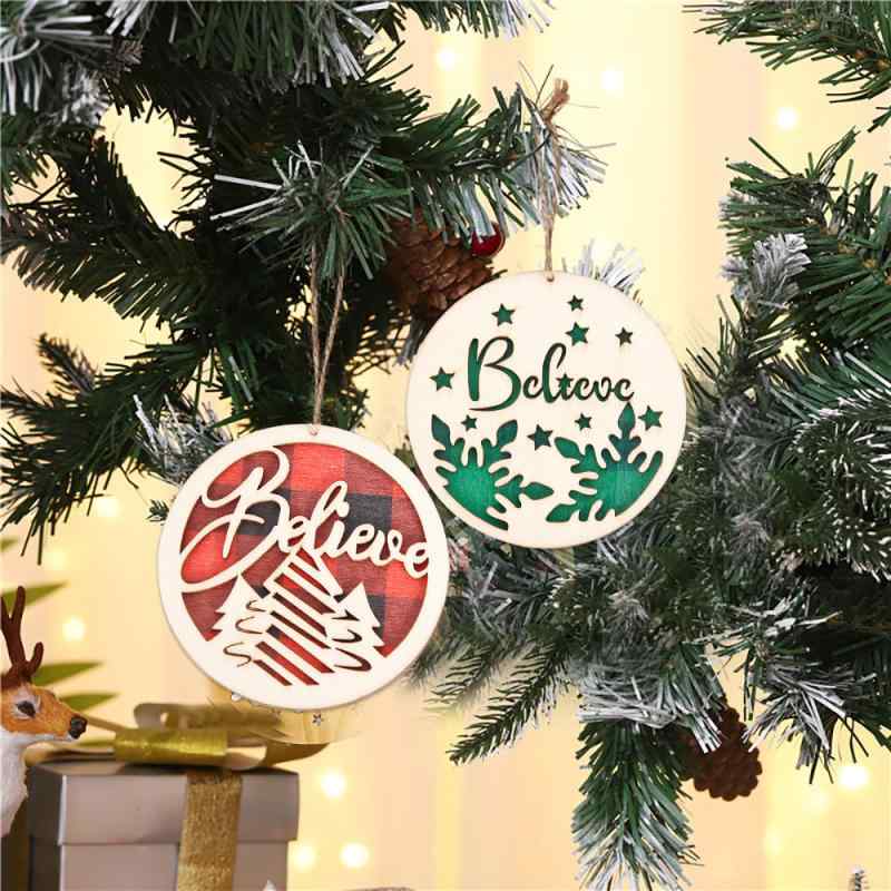 ・素材: 木製・カラー展開: 赤地英字クリスマスツリーA, 緑地英字クリスマスツリーA, グレー地英字クリスマスツリーA, 赤地英字クリスマスツリーB, 緑地英字クリスマスツリーB, グレー地英字クリスマスツリーB, 赤地雪の結晶英字A, 緑地雪の結晶英字A, グレー地雪の結晶英字A, 赤地雪の結晶英字B, 緑地雪の結晶英字B, グレー地雪の結晶英字B・サイズ: 10cm×10cm・製法: 機械製造・対象イベント: クリスマス・カテゴリ: クリスマスオーナメント