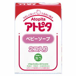 アトピタ ベビーソープ 80g*2コ入 商品説明 『アトピタ ベビーソープ 80g*2コ入 』 STEP1：洗う ◆純度の高い天然石けん使用 ◆お肌を保湿・保温する(LFC)配合 ◆天然成分(ヨモギエキス)がお肌を保温します。 ◆皮脂中にも存在している天然成分で作られた「石けん」が主成分です。 ◆クリーミィーな泡立ちで、皮脂を取り過ぎることなく、髪・顔から全身まで洗えます。 ◆水分を除く約20％が天然の保湿成分なので、お肌本来の潤いを保ちます。 ◆つっぱらず、さっぱりとりた洗い上がりで、泡切れがよく、ヌルヌルが残りません。 ◆無香料・無着色・防腐剤無添加、アレルギーテスト済みです(全ての方にアレルギーが起こらないというわけではありません) ・アトピタは胎脂主成分含有成分である(LFC：保湿剤)を配合した、カサカサ肌、トラブル肌の基本ケア、洗う(洗浄)、補う(水分補給)、守る(皮膚保護)の3ステップのベビースキンケアです。※LFC(ラノリン脂肪酸コレステリル) ※透明石けん(枠練り) アトピタ ベビーソープ 80g*2コ入 　詳細 原材料など 商品名 アトピタ ベビーソープ 80g*2コ入 原材料もしくは全成分 石けん素地、水、スクロース、グリセリン、エチドロン酸4Na、ラノリン酸脂肪酸コレステリル、ヨモギエキス、ワレモコウエキス 内容量 80g*2コ入 販売者 丹平製薬 ご使用上の注意 ・万一目に入ったときは、すぐに洗い流してください。 ・お肌に異常がある場合はご使用にならないでください。 ・お肌にあわないときはご使用をおやめください。 ・乳幼児の手の届かない所に保管してください。 ※天然成分を使用しているため、色やにおいにばらつきがある場合がありますが、品質には問題ありません。 広告文責 株式会社プログレシブクルー072-265-0007 区分 日用品アトピタ ベビーソープ 80g*2コ入