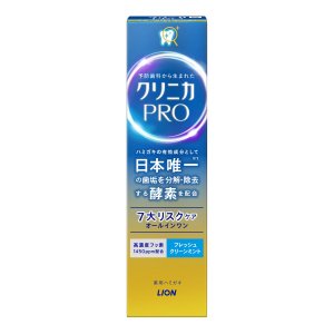 クリニカ PRO オールインワン ハミガキ フレッシュクリーンミント 商品説明 『クリニカ PRO オールインワン ハミガキ フレッシュクリーンミント』 ◆お口の様々なリスクの原因「歯垢」を、分解・除去できる有効成分「酵素※1」配合の薬用ハミガキ。 ◆7つの特長を備えたオールインワン処方でケア (1)酵素が歯垢を分解・除去し、ツルツルな歯へ (2)高濃度フッ素(1450ppm)配合、フッ素が歯の根元まで密着ガード※2 (3)歯周病※3を防ぎ、健康な歯ぐきを保つ (4)知覚過敏による、しみる痛みを防ぐ (5)原因菌を殺菌、口臭を防ぐ (6)歯を白くする※4 (7)歯石沈着を防ぐ※4 ◆すっきり爽やかなフレッシュクリーンミントの香味 ※1：デキストラナーゼ ※2：高粘性ペースト+コーティング剤PCA(ピロリドンカルボン酸) ※3：歯肉炎・歯周炎 ※4：ブラッシングによる クリニカ PRO オールインワン ハミガキ フレッシュクリーンミント　詳細 原材料など 商品名 クリニカ PRO オールインワン ハミガキ フレッシュクリーンミント 原材料もしくは全成分 湿潤剤：ソルビット液、PG 清掃剤：無水ケイ酸A コーティング剤：DL-ピロリドンカルボン酸ナトリウム液、ヒドロキシエチルセルロースジメチルジアリルアンモニウムクロリド 薬用成分：硝酸カリウム、フッ化ナトリウム(フッ素として1450ppm)、デキストラナーゼ(DEX)、ラウロイルサルコシンNa(LSS)、酢酸トコフェロール(ビタミンE) 発泡剤：ヤシ油脂肪酸アミドプロピルベタイン液、POE硬化ヒマシ油、POEステアリルエーテル 粘度調整剤：無水ケイ酸、キサンタンガム 香味剤：香料(フレッシュクリーンミントタイプ)、サッカリンNa 安定剤：酸化Ti、DL-アラニン、グリセリン脂肪酸エステル 粘結剤：アルギン酸Na 清掃助剤：ポリアクリル酸Na 清涼剤：メントール 洗浄剤：テトラデセンスルホン酸Na 内容量 95g 販売者 ライオン(株) 130-8644 東京都墨田区本所1丁目3番7号 ご使用上の注意 ・6才未満への使用は控え、子供の手の届かない所に保管する。 ・お口のまわりの傷などに直接つけない。 ・発疹などの異常が現れたときは使用を中止し、商品を持参し医師に相談する。 原産国 日本 広告文責 株式会社プログレシブクルー072-265-0007 区分 日用品クリニカ PRO オールインワン ハミガキ フレッシュクリーンミント(95g)×60個セット　1ケース分