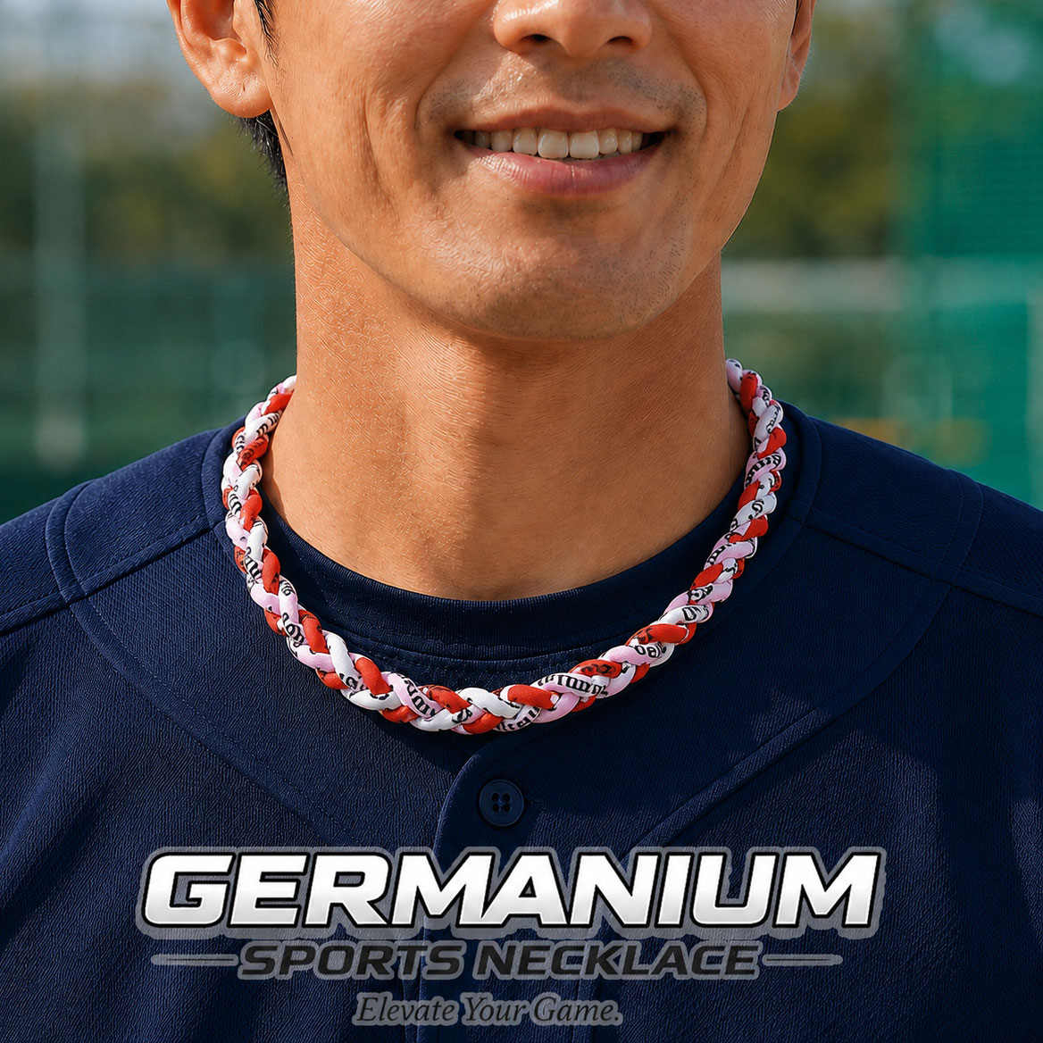 なぜ、あの野球選手たちは首元に「三つ編み」を選ぶのか？ テレビのスポーツ中継や球場で、選手たちの首元に目が留まったことはありませんか？激しいプレーの最中も、胸元で存在感を放つ色鮮やかな「三つ編みネックレス」。 「単なるおしゃれ？」「何か特別な理由があるの？」 コンディション管理に妥協しないプロたちが選ぶギアには、明確な理由があります。一度その着け心地を知った方の多くが、日々の習慣として手放せなくなる理由がここにあります。 ＼ 他のカラー・バリエーションも豊富にご用意！ ／ ユニフォームやウェアに合わせて選べる全カラー一覧はこちらからご覧いただけます。 ＞＞ 三つ編みネックレス カラー一覧を見る ＜＜ パフォーマンスに集中できる、最高の「オン」と「オフ」を スポーツ時だけでなく、日常で「気持ちを切り替えたい」時に。このネックレスを身につけることで、トレーニングや仕事へ挑むスイッチが自然と入ります。首元に適度なアクセントとフィット感を与え、最高のパフォーマンスを引き出すパートナーとして活躍します。 ■ 本商品が選ばれる3つの特長 【1】汗や水に強い「特殊圧縮成型」 独自技術により、スポーツでの動きや繰り返しの水洗いにも優れた耐久性を発揮。いつでも清潔に保てます。 【2】金属不使用でストレスフリー 金属パーツ不使用のオール樹脂仕様。汗による変色や不快感がなく、金属アレルギーの方も安心です。 【3】厳選素材ブレンド（ゲルマニウム・チタン配合） ナイロン樹脂とPVCにゲルマニウムとチタンを配合。機能的な質感とスポーツギアらしい存在感を演出します。 ここが違う！選ばれる理由 ・立体的な三つ編みデザイン：通常のコードタイプと異なり、フィット感と洗練された存在感が抜群です。 ・お手入れの手間を短縮：布製のように汗を含んで乾きにくくなることがなく、丸洗いですぐ綺麗になります。 ■ おすすめの使用シーン ・野球・ゴルフ・ランニングに：ウェアのアクセントに最適。激しい運動でも気になりません。 ・毎日のジムワークやトレーニングに：汗をかくシーンでも安心。 ・手首や足首に巻くスタイルも：首だけでなく、2重に巻いてブレスレットやアンクレットとしても活用できます。 【製品仕様】 サイズ長さ 約50cm（1本の太さ 約5mm） 重量約50g 素材・材質ナイロン樹脂、PVC（ゲルマニウム、チタン配合） ご使用方法手、足、首に装着してください。複数でのご使用もおすすめです。 ■ よくある質問 Q. 水洗いは可能ですか？ A. はい。水洗いが可能です。圧縮成型のため、繰り返し洗っても品質に問題はありません。 Q. 金属アレルギーでも使えますか？ A. 金属を使用していないため、金属アレルギーの方も安心してお使いいただけます。 アスリートも愛用する質感とデザインを、あなたの毎日に。 首元から気分を高め、理想のコンディションで毎日のパフォーマンスを体感してみませんか？ 【使用上の注意】 ・幼児の手の届かない所に保管して下さい。 ・異常を感じたときには使用をおやめ下さい。 ・多少変色する場合がありますが、品質に問題はありません。