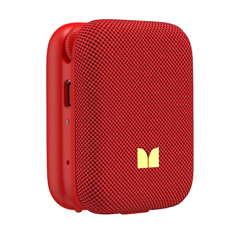 ■服やバッグに装着できる クリップオンBluetoothスピーカー 重さ約80gの軽量設計 クリップ機能でバックパックや襟元に装着しやすい ■技適について 本製品は 技適（技術基準適合証明）取得済み のBluetooth機器です。 日本国内で安心してご使用いただけます。 ※技適番号は商品本体またはパッケージ、取扱説明書等でご確認ください。 ■特徴 1）軽量クリップオン設計 約80gで持ち運びしやすい 装着して“ながら聴き”に 2）33mmダイナミックドライバー搭載 小型でも低音とクリアさを目指した音質 3）Bluetooth 5.4で安定接続 高速かつ安定した接続を目指した仕様 4）パーティーコネクト対応 100台以上のスピーカー同時接続が可能 5）ハンズフリー通話対応 マイク内蔵で通話可能 6）防水IPX5 USB-Cポートのカバーを閉じることで防水性能を発揮 7）最大9時間再生 長時間の使用に対応 ■こんな方におすすめ ・作業や運動中にBGMを身につけたい ・軽量スピーカーを探している ・屋外でも使いたい ■カラー（選べる3色） ブラック／レッド／ブルー ■保証について メーカー保証 1年 ※保証内容の詳細は付属の取扱説明書、または保証規定に従います。 ※正規代理店経由の保証となります。 ■注意事項 ・防水はポートカバーを閉じた状態でご使用ください。 ・濡れた状態での充電は避け、端子部は乾かしてから充電してください。 ・連続再生時間は音量、接続環境、使用状況で変動します。 ■製品仕様（ページ記載ベース） 重量：約80g Bluetooth：5.4 ドライバー：33mmダイナミックドライバー 防水：IPX5 連続再生：最大9時間 商品コード：MS62130