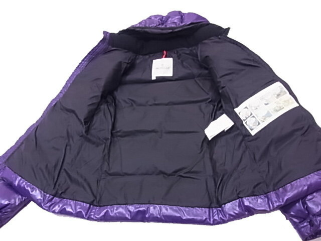 【中古】◇美品◇モンクレール MONCLER◇シャイニーダウンジャケット 　フード付　マーク付 美ライン 高級羽毛 レディース