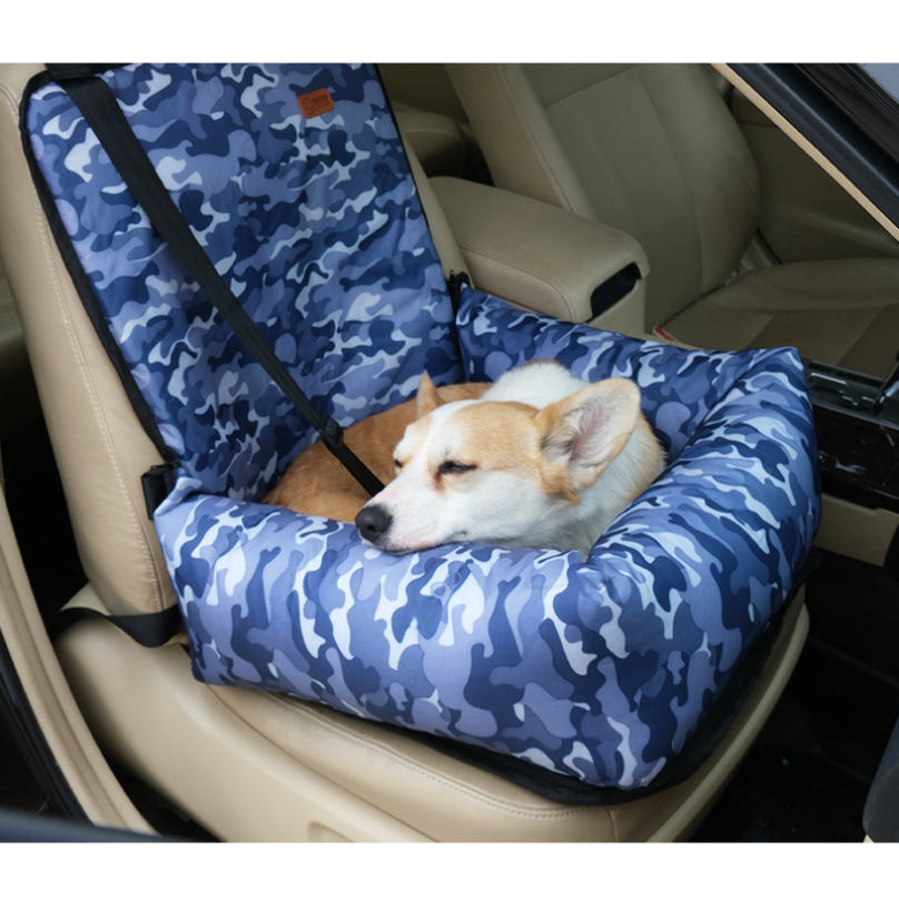 表地素材：合成繊維内部素材：合成繊維詰め物素材：スポンジ【ご自宅や外出先でも使える】愛犬の快適度がぐーんとアップする、車でのお出かけにピッタリの車内設置用のベッド「ドライブベッド」です。これでお出かけも安心、愛犬との移動時間をもっと快適にして、たくさんお出かけを楽しんでください。お出かけない時もお家に置いてペットベッドとして使えます。【滑り止め】シートベルトを通すことで、しっかり座席に固定して、ショルダーストラップをヘッドレストにかけて固定できます。安定感抜群！また、シート中に飛び出し防止のリードも付き、ドライブする時、犬や猫ちゃんが車酔いなどの心配がありません。ペットの安全をしっかり守ります。【便利性のこだわり】ベルト長さで調整可能なので、SUV、トラックなどの自動車対応できます。取り付け簡単で、散歩、ドライブ、旅行などペットとのいろいろなお出かけに活躍できる。【お手入れ楽々】ペットベッドは直接に洗うことができ、汚れをきれいに洗い流せます。ほこり、汚れ、ダニなどは残らず、いつも爽やかで清潔に保ちます。【機能】車酔い防止、飛び出し防止、汚れ防止、破れ防止、落す防止、邪魔防止製品の利点： 2wayドライブボックス 安全ロープのデザイン 洗うことが便利、車を清潔に保つ 多犬種対応&おしゃれで長持ち 全年通用タイプ ■ペットの快適性を大幅に向上させ、旅行時間をよりよく楽しんでください。 ドライブ中はもちろん、ご自宅での普段使いややキャンプ・アウトドアの外出先でも活躍します。 ■安全を守る：シートベルトも付きますので、ワンちゃんの安全をちゃんと守られ、しっかりと固定して急ブレーキでも安心できます。車酔い子に最適です。飼い主さんが運転に集中できます。 ■適用：シートは車の内装と色、質感ともマッチしてとても良いです。 小型犬、中型犬、猫、うさぎなどペットに適用できます。 どの車種にも適用：クリップデザインを調節することが出来ます。車種によって素早く取り付けられ、各種の車種に使用可能です。 ご注意点： ※サイズの誤差は多少発生します。ご了承下さい。 ※モニターの発色の具合によって実際のものと色が異なる場合があります。 ※圧縮された状態で圧縮袋に梱包されており、圧縮袋を開封すると徐々に膨らみます。（開封後、24時間を経てふわふわになった後に使用するのはオススメです） キーワード検索： 犬 ドライブボックス 中型犬 車 中小型犬 猫用ドライブボックス 小型犬 アームレスト 大型 大型犬 助手席 柴犬 柴犬用ドライブボックス 洗える ペット用ドライブボックス コンソール ソフト クッション 後部座席 前 犬用カー用品 犬用ブースター・カーシート 犬用ベッド・マット 犬用ベッド・クッション ドライブベッド 犬用ドライブベッド ペット ペット用ドライブシート 多頭 猫 ドライブシート キャリー ペットドライブボックス ふわふわ 冬 冬用 車用 ペットベッド ペットクッション 車用ペットクッション ソファー 2way ペットソファー ドライブ用品 ペット用品 車用ベッドドライブボックス lサイズ 犬 ブラウン 小型犬 アームレスト 2匹 コンソール 助手席 もふもふ 中型犬 大型 大型犬 助手席 多頭 犬多頭飼い用ドライブボックス 犬ドライブボックス多頭 ドライブボックス 猫 中小型犬 猫用ドライブボックス ペット用ドライブボックス 犬猫キャリーゲージ ドライブシート 2匹 犬 車 犬用カー用品 犬用ブースター・カーシート ドライブベッド 犬 l 2匹 小型犬 犬 ペット用ドライブシート 8キロ 円形 後部座席 キャリー 中型犬 犬用ドライブベッド 助手席 大型犬 ペット 犬用ベッド・クッション 2匹用 多頭 犬 ベッド 車 車用ベッド 犬の車用ベッド 小型犬 犬車に乗せるベッド lサイズ 犬用ドライブベッド 中型犬 犬用カー用品 犬用ブースター・カーシート 犬用ベッド・クッションペットベッド ペットクッション 犬 車 車用ペットクッション 中型犬 ペット ソファー ドライブベッド 小さい犬 猫 2way家用 車用 ペットソファー ドライブ用品 ペット用品 車用ベッド ペット用ドライブボックス 小型犬 大型犬 中型犬 アームレスト ドライブボックス 犬 2匹 車 2匹用 コンソール l lサイズ シートベルト シート ベッド 助手席 後部座席 カー用品 犬 車 ドライブボックス 助手席 小型犬 大型犬 ソフト クッション 後部座席 2匹 前 犬用カー用品 犬用ブースター・カーシート 犬用ベッド・マット・ステップ 犬用ベッド・クッション ペットドライブボックス 小型犬 ふわふわ 冬 冬用 2匹 助手席 コンソール 大型犬 アームレスト 猫 車 ペット用ドライブボックス 中型犬 車用 犬猫キャリーゲージ ドライブシート 犬 ドライブボックス 中型犬 車 中小型犬 猫用ドライブボックス 2匹 2匹用 小型犬 アームレスト 大型 犬ドライブボックス大型犬 大型犬 助手席 柴犬 柴犬用ドライブボックス 洗える ドライブベッド 犬 中型犬 犬用ドライブベッド ペット 小型犬 ペット用ドライブシート 2匹 犬のドライブベッド2匹 2匹用 多頭 助手席 l 洗える 車 犬ドライブベッド軽自動車 10kg