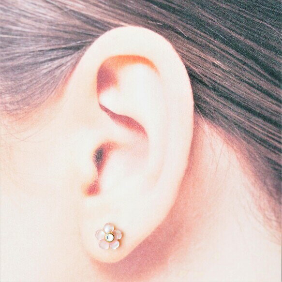 桜シェルフラワー 2way セカンドピアス 日本製 Sサイズ 純チタン 太軸 片耳 アレルギー 金属アレルギー ピアス 軸太 チタン ロングポスト ゲージ 16G 18G 20G かわいい おしゃれ BlueHill サージカルステンレス ステンレス ファーストピアス 花 フラワー シェル 桜 ピンク