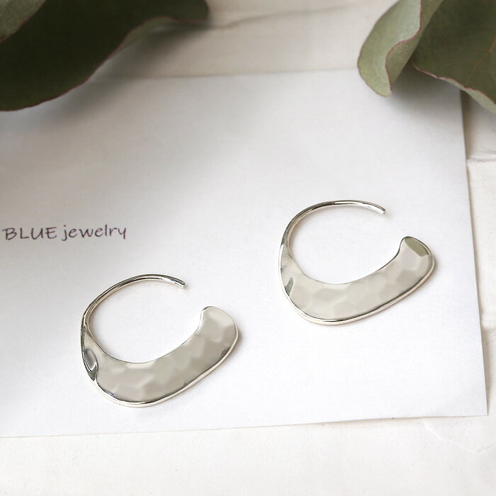 10%OFF(12月11日01:59まで) シルバー925ピアス シルバーピアス シルバー ピアス レディース アクセサリー 槌目 ドロップフックピアス