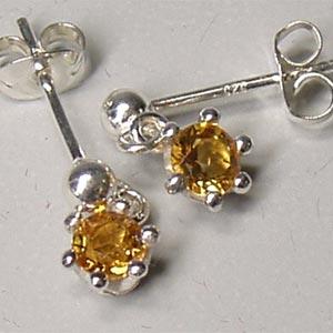 【送料無料】 ピアス レディース 揺れる 小さい シルバー925 王冠 天然石 シトリン Royal crown ギフト 冠婚葬祭 オリジナル ご褒美 誕生日プレゼント ギフト 記念 贈り物【コンビニ受取対応商品】 ご褒美 卒業祝い 就職祝い 卒業記念 成人祝い 記念 母の日 入学式