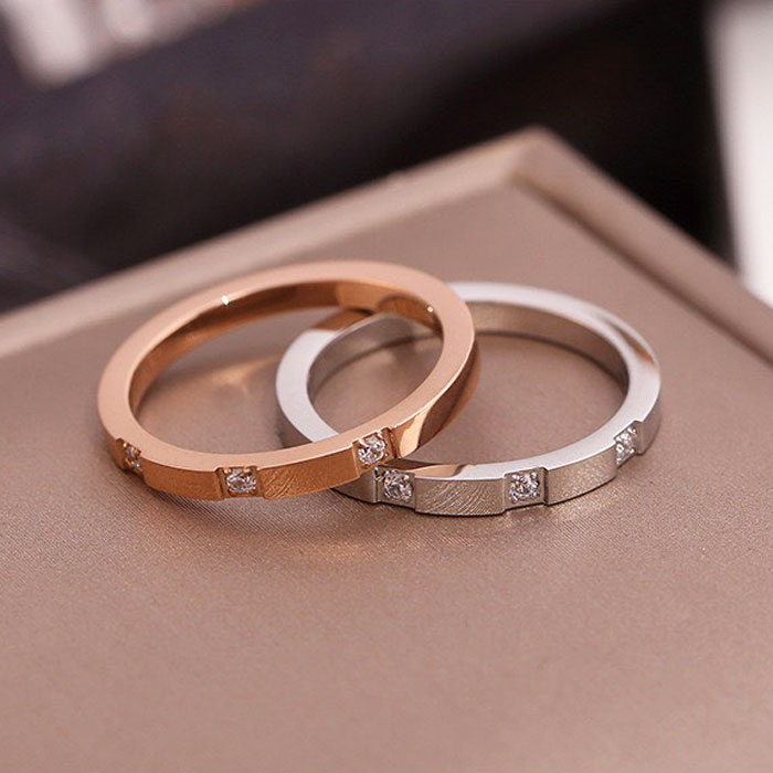 ステンレス 安心素材 結婚指輪 定期入れの ブライダル 結婚式 ギフト リング 指輪 2mm 3粒 キュービックジルコニア ステンレスリング ペアリング マリッジリング 女性 可愛い シルバー メンズ シンプル ゴールド 男女兼用 ジュエリー ピンクゴールド レディース 男性 金属