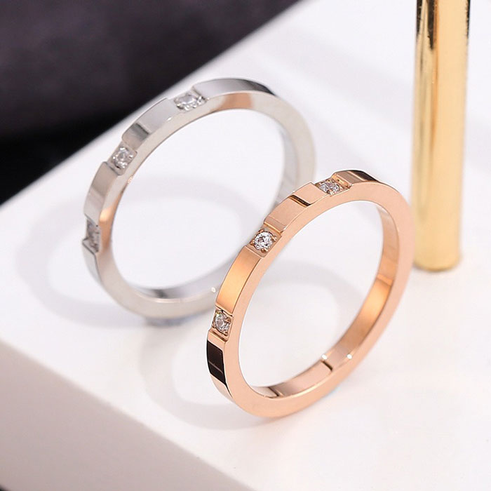 ステンレス 安心素材 結婚指輪 定期入れの ブライダル 結婚式 ギフト リング 指輪 2mm 3粒 キュービックジルコニア ステンレスリング ペアリング マリッジリング 女性 可愛い シルバー メンズ シンプル ゴールド 男女兼用 ジュエリー ピンクゴールド レディース 男性 金属