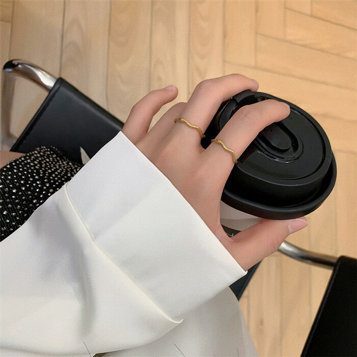 ＼最大20％OFF配布中／リング 指輪 1.5mm スネーク へび ヘビ 子蛇 ゴールドステンレスリング ステンレス指輪 低アレルギー snack オシャレな おしゃれ 個性的 ジュエリー 男女兼用 アクセサリー レディース メンズ k18コーティング 11号 13号 16号 19号の商品画像 3