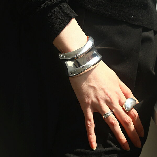 【即納】TODAYFUL トゥデイフル LIFE's ライフズ 2022fall.winter 2022秋冬受注会 Nuance Wide Cuff ニュアンスワイドカフ バングル ブレスレット 12990903【2022AW新作】【あす楽】のサムネイル