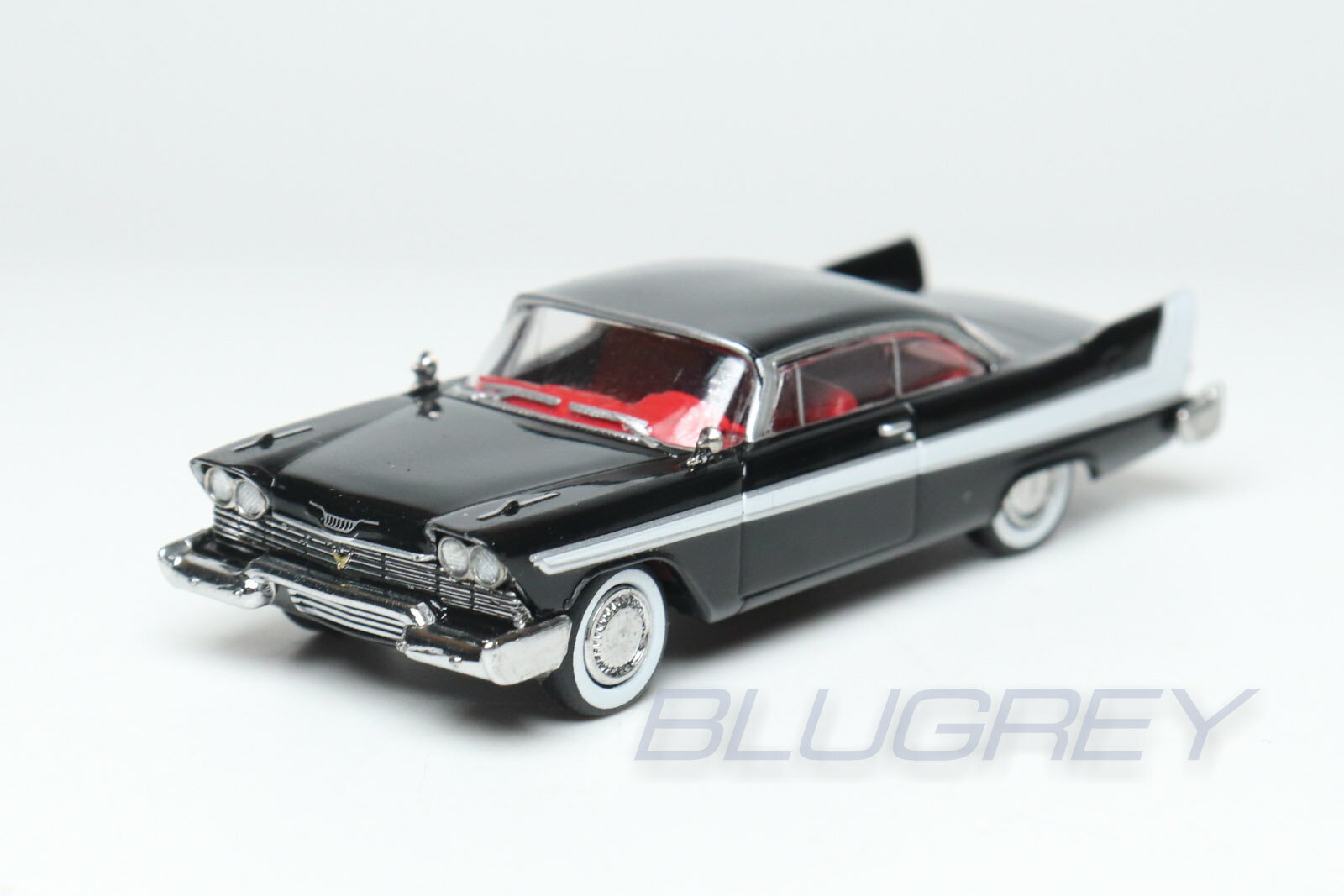 【国内在庫品】ブレキナ 1/87 プリマス フューリー ブラック/ホワイト BREKINA Plymouth Fury ミニカー HOスケール ドイツ BREKINA HOスケール ミニカー ダイキャスト モデルカー 【仕様】・スケール：1/87・プラスチック製・品番：19680【注意】・製造時の塗装ムラ・ブツ・傷・はみ出し・デカールのズレ・浮き・欠け・ボンドのはみ出し・部品のズレ・タイヤの浮きなど、　メーカーによって差はありますが量産モデルはある程度許容されています。　個体差による返品・交換はお受けできませんのでご了承ください。・ブリスター、台紙、外箱には輸送に伴うスレやヨレ、汚れ、変形などがある場合があります。　パッケージの細かなダメージを気にされる方はご注文をお控え下さい。・パッケージの仕様/デザインは異なる場合があります。・商品は撮影や検品のため一度開封している場合があります。・お使いのパソコンのモニターの発色具合により実際のものと色が異なる場合がございます。 2
