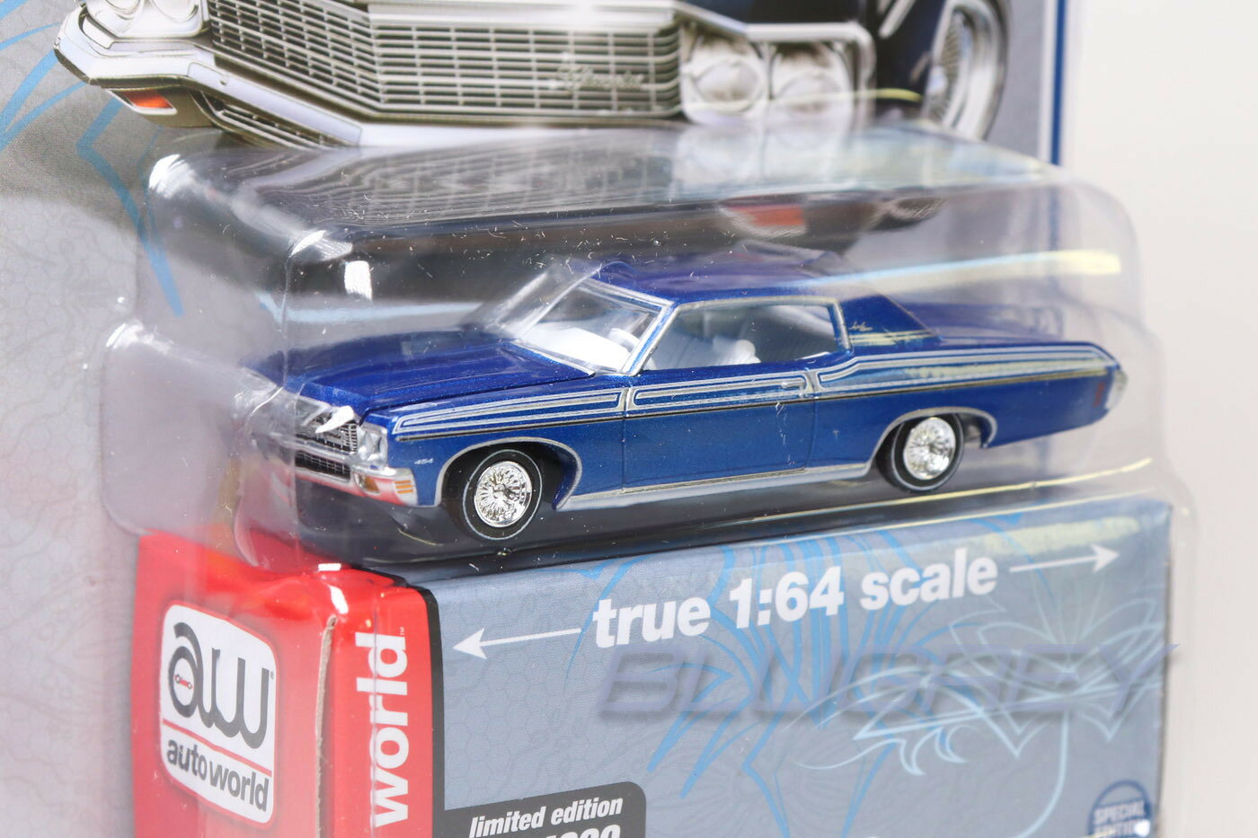 BLUGREY(ブラグレー) 楽天市場店のAuto World 1/64 シボレー インパラ 1970 ブルー ローライダー MiJo限定 Chevy Impala CP7666 ミニカー 【国内在庫品】｜アングル3