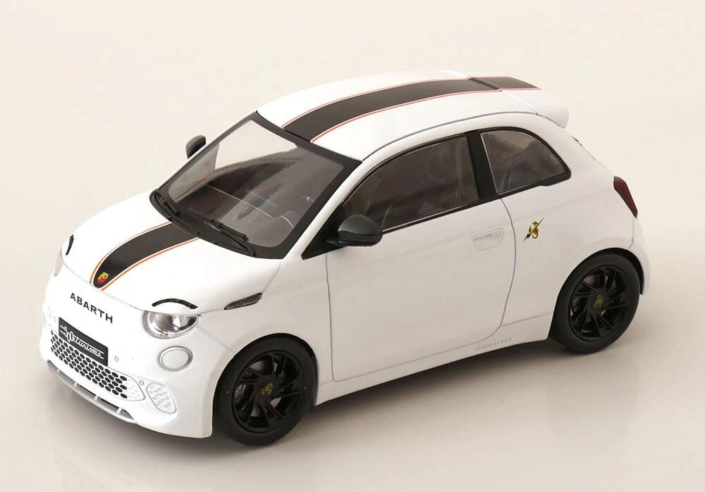 樂天商城 - IXO 1/18 フィアット アバルト 500e 2024 ホワイト イクソ Fiat Abarth 500e MCG ダイキャスト 【国内在庫品】
