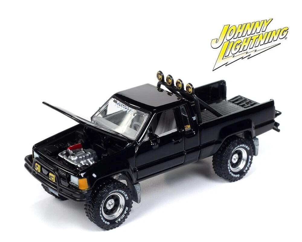 �ڹ���߸��ʡ�Johnny Lightning 1/64 �ȥ西 �ϥ���å��� SR5 1985 �֥�å� �Хå��ȥ����ե塼���㡼 Mystery Matinee