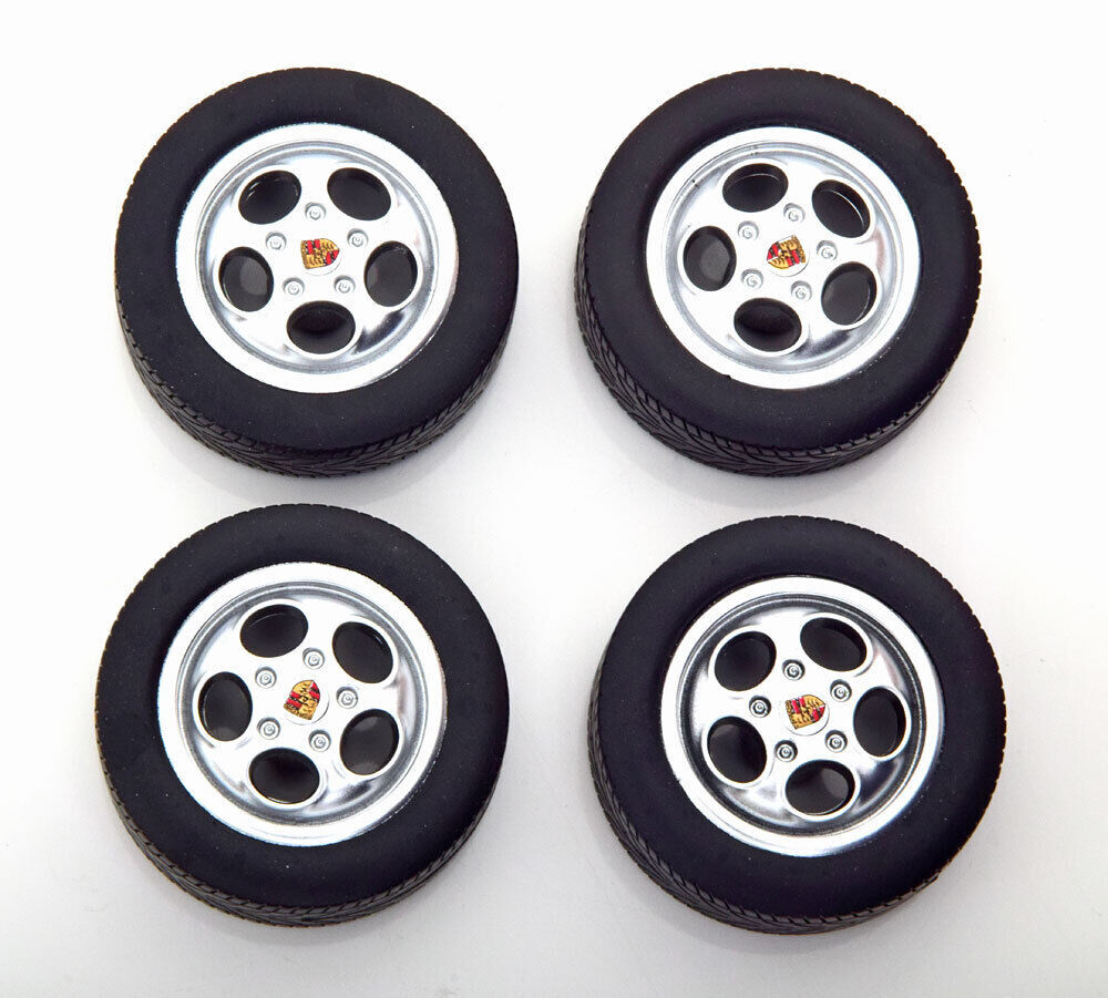KK-Scale 1/18 ホイール タイヤ セット ポルシェ用 WHEEL AND TYRE SET for Porsche 限定商品 ミニカー ダイキャスト モデルカー 【仕様】・1/18スケール・KK-SCALEモデルカー用交換ホイール4本セット・品番：KKDCACC018【注意】・製造時の塗装ムラ・ブツ・傷・はみ出し・デカールのズレ・浮き・欠け・ボンドのはみ出し・部品のズレ・タイヤの浮きなど、 メーカーによって差はありますが量産モデルはある程度許容されています。個体差による返品・交換はお受けできませんのでご了承ください。・ブリスター、台紙、外箱には輸送に伴うスレやヨレ、汚れ、変形などがある場合があります。パッケージの細かなダメージを気にされる方はご注文をお控え下さい。・パッケージの仕様/デザインは異なる場合があります。・商品は撮影や検品のため一度開封している場合があります。・お使いのパソコンのモニターの発色具合により実際のものと色が異なる場合がございます。 2