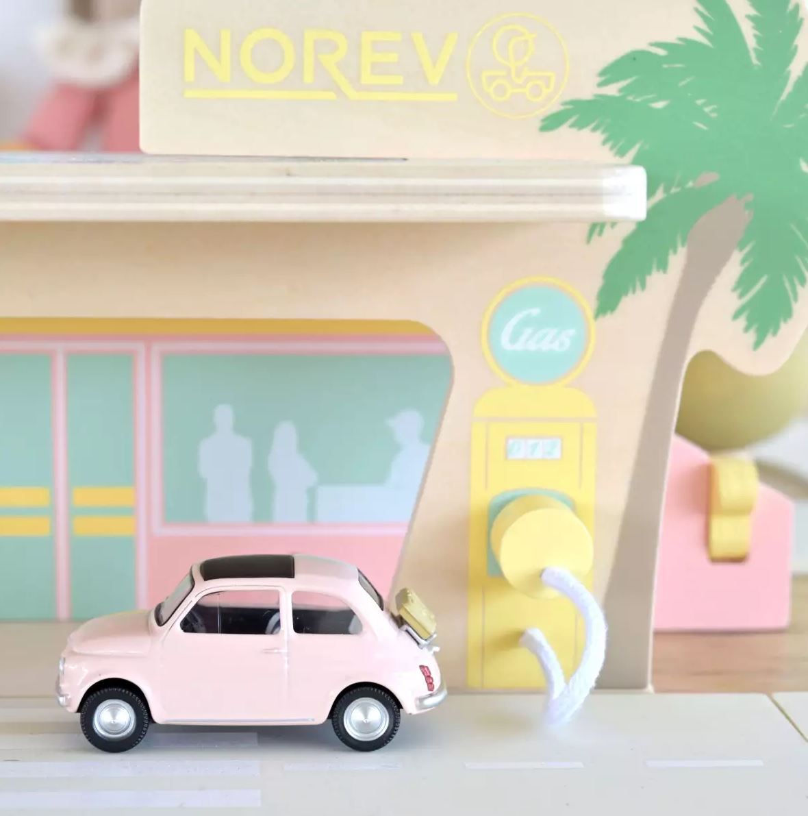 【国内在庫品】ノレブ 1/43 フィアット 500F 1965 ピンク チンクエチェント NOREV Fiat 500F ミニカー