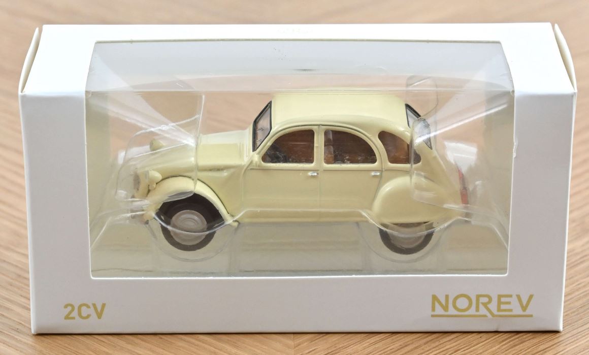 �ڹ���߸��ʡۥΥ�� 1/43 ���ȥ����� 2CV 1978 �١����� NOREV Citroen 2CV Jet-Car �ߥ˥���