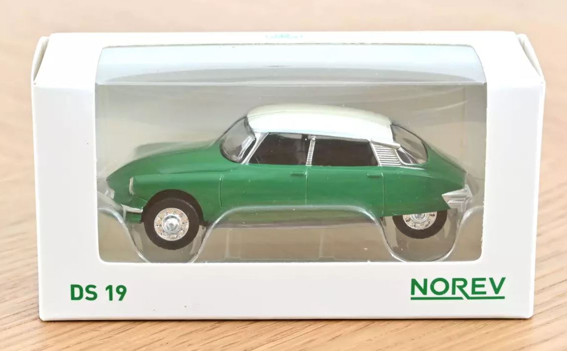 �ڹ���߸��ʡۥΥ�� 1/58 ���ȥ����� DS 19 1958 ���꡼�� NOREV CITROEN DS 19 �ߥ˥���