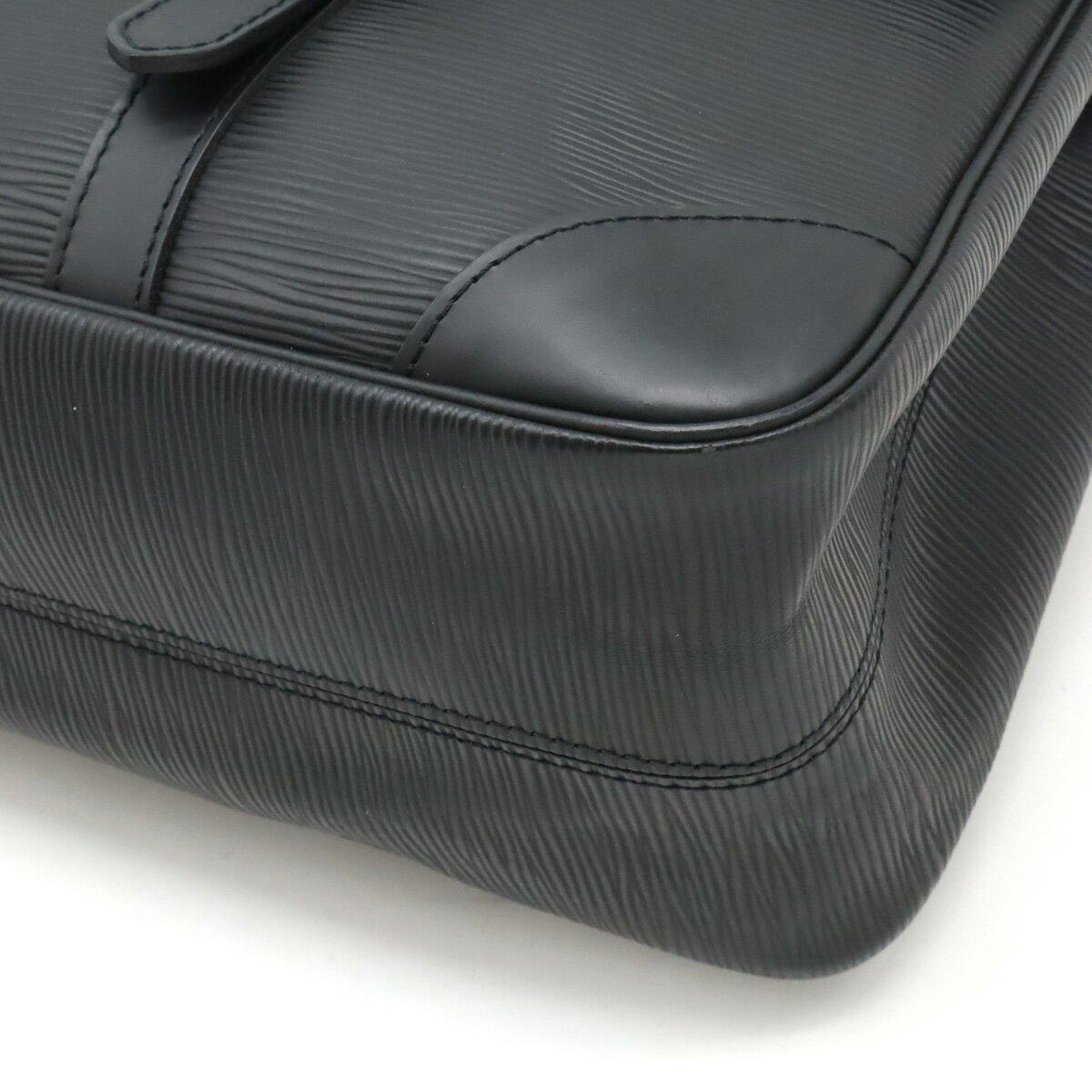 【バッグ】LOUIS VUITTON ルイ ヴィトン エピ セギュールMM ショルダーバッグ 肩掛け レザー ノワール 黒 ブラック シルバー金具 M58862 【中古】