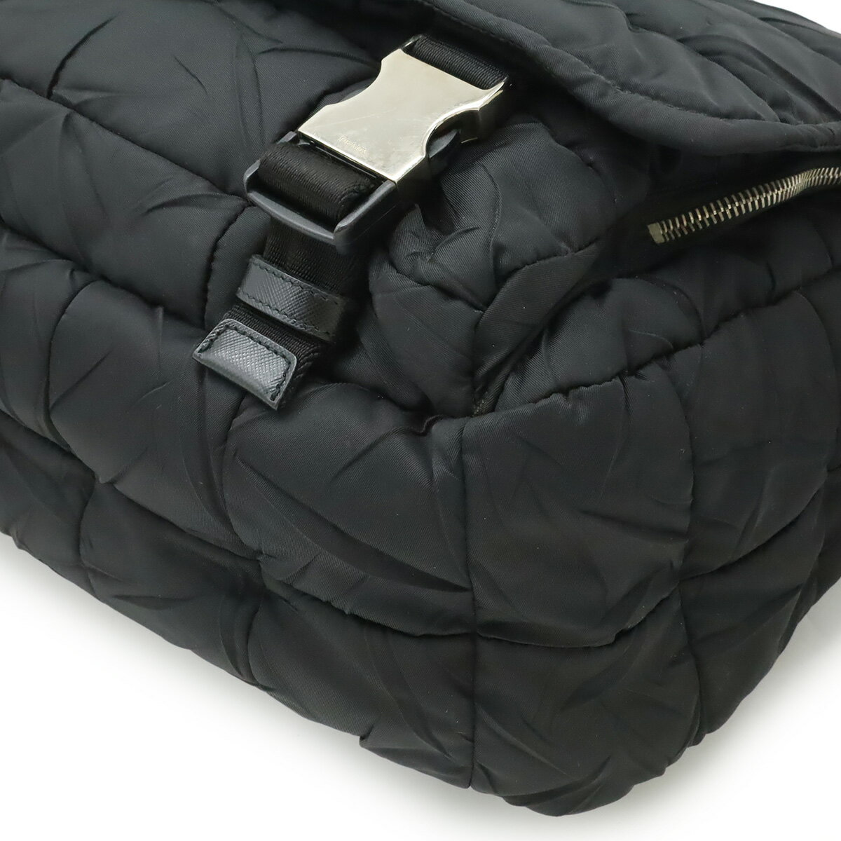 PRADA プラダ ショルダーバッグ メッセンジャーバッグ キルティング ナイロン レザー NERO 黒 ブラック シルバー金具 国内免税店購入品 VA0714 【中古】