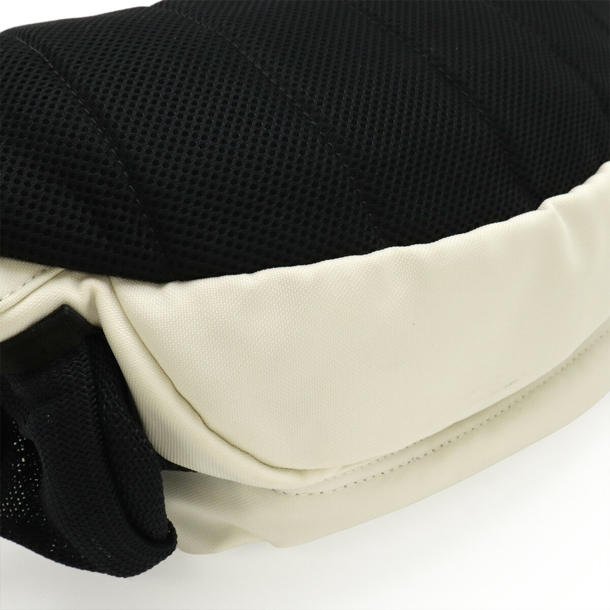 CHANEL シャネル スポーツライン ウエストポーチ ウエストバッグ ボディバッグ ココマーク ロゴ ナイロン ホワイト ブラック A24993 【中古】